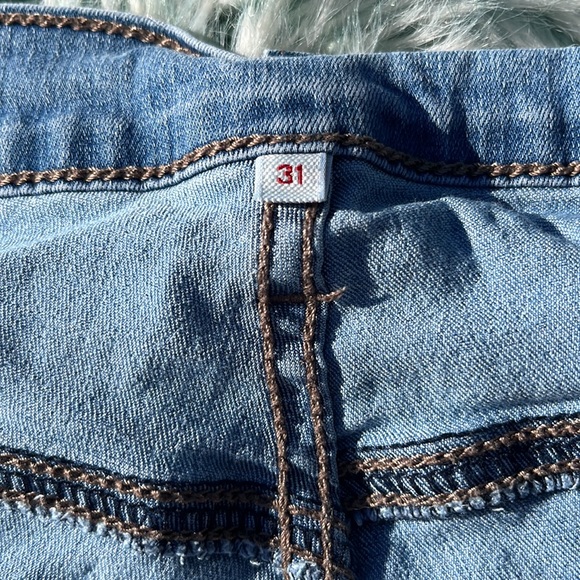 MID LENGTH WOMEN'S SHORTS - Picture 8 of 8